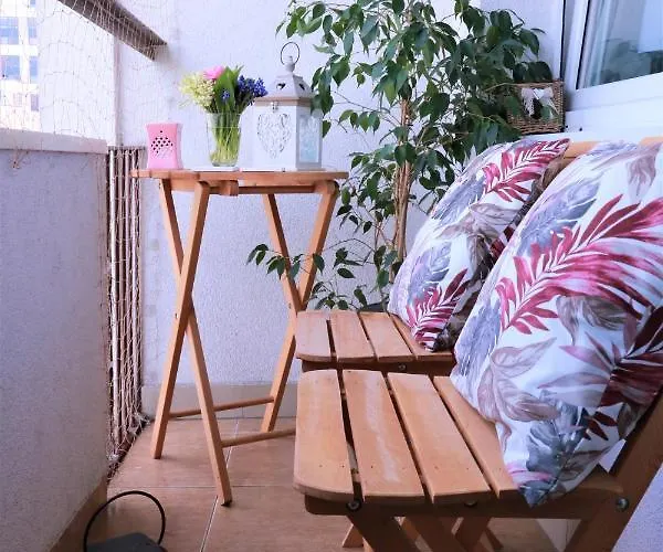 Apartment Cozy And Great Location By Cooee