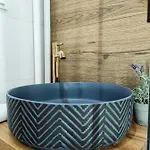 公寓 Cozy And Great Location By Cooee *