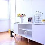 公寓 Cozy And Great Location By Cooee