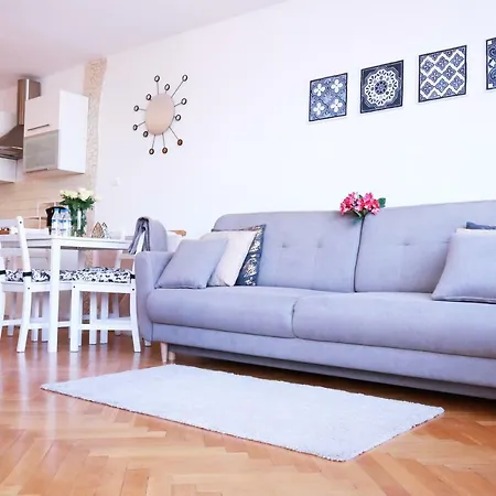 公寓 Cozy And Great Location By Cooee 华沙